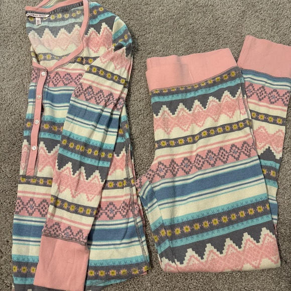 Thermal waffle knit pajamas - Picture 1 of 3